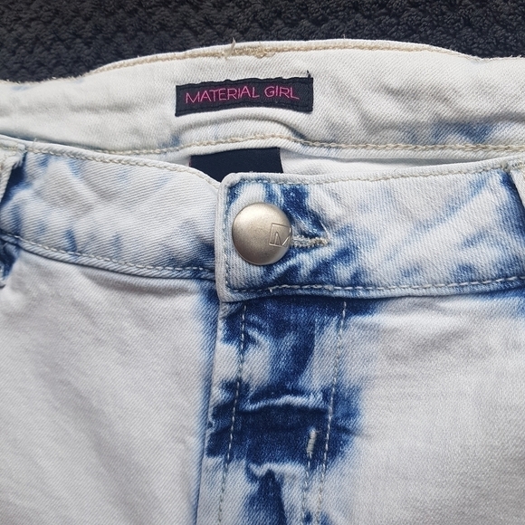 Material Girl Bleach Dye Jeans - Picture 4 of 11